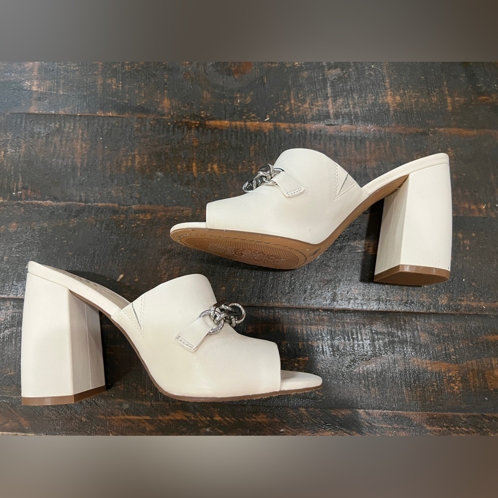Vince Camuto  Gessien Slide Sandal - Picture 5 of 6